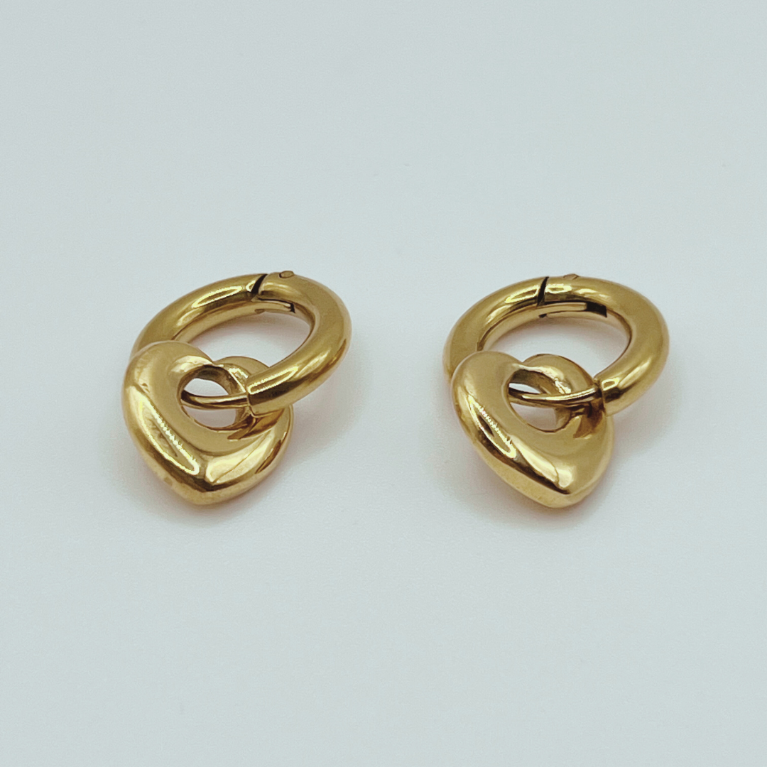 Aretes Argollas con Corazón Gold