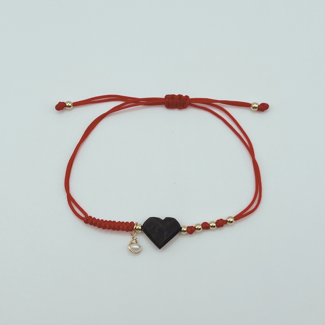 Pulsera Hilo Rojo Corazón Negro