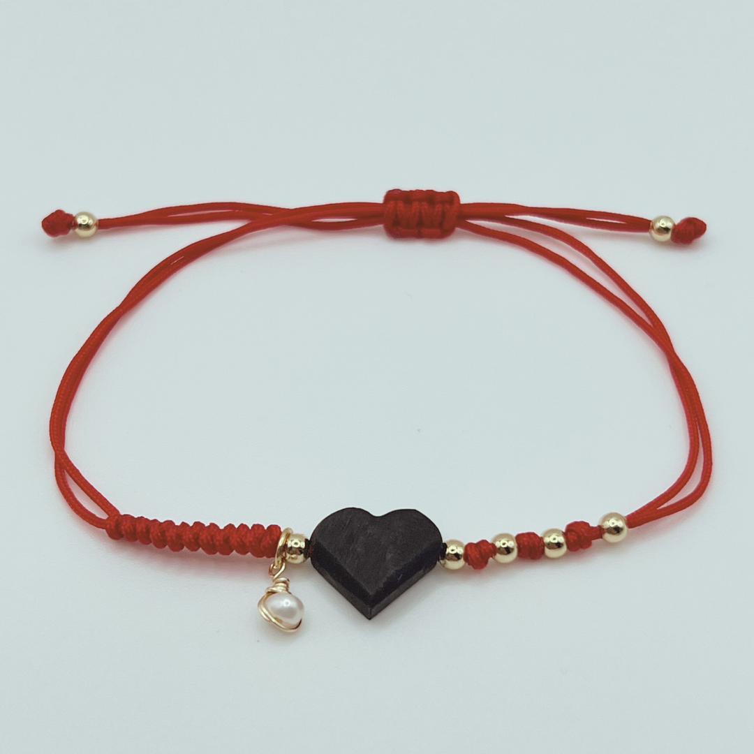 Pulsera Hilo Rojo Corazón Negro