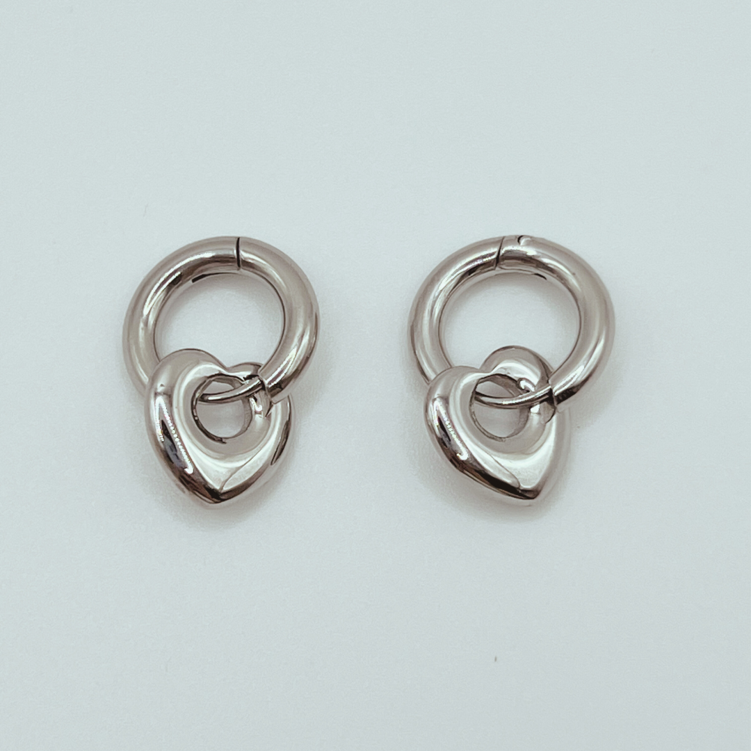 Aretes Argollas con Corazón Silver