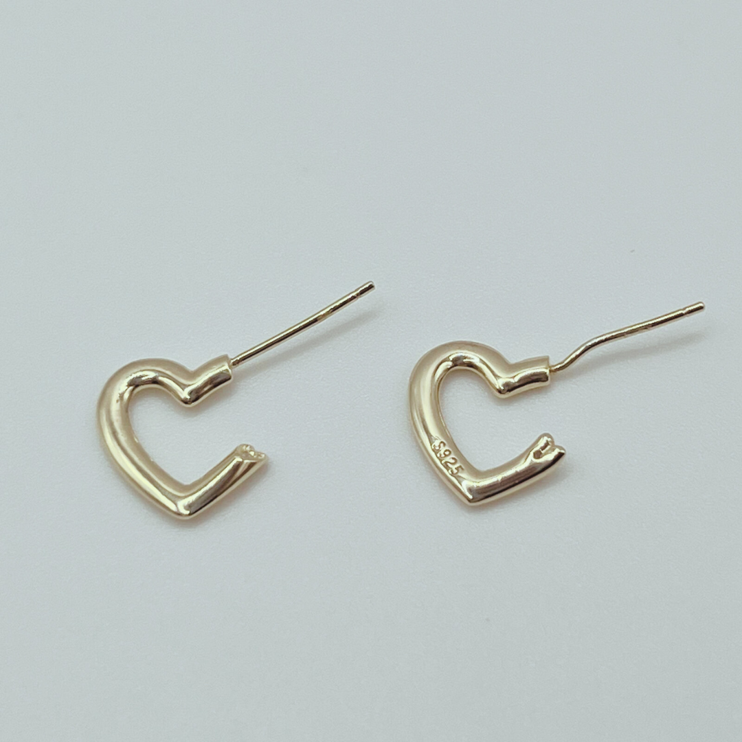 Aretes Mitad Corazón