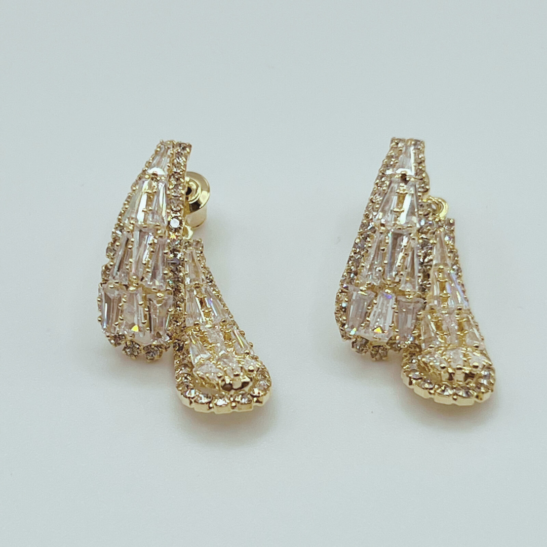 Aretes Con Cristal en forma de Alas