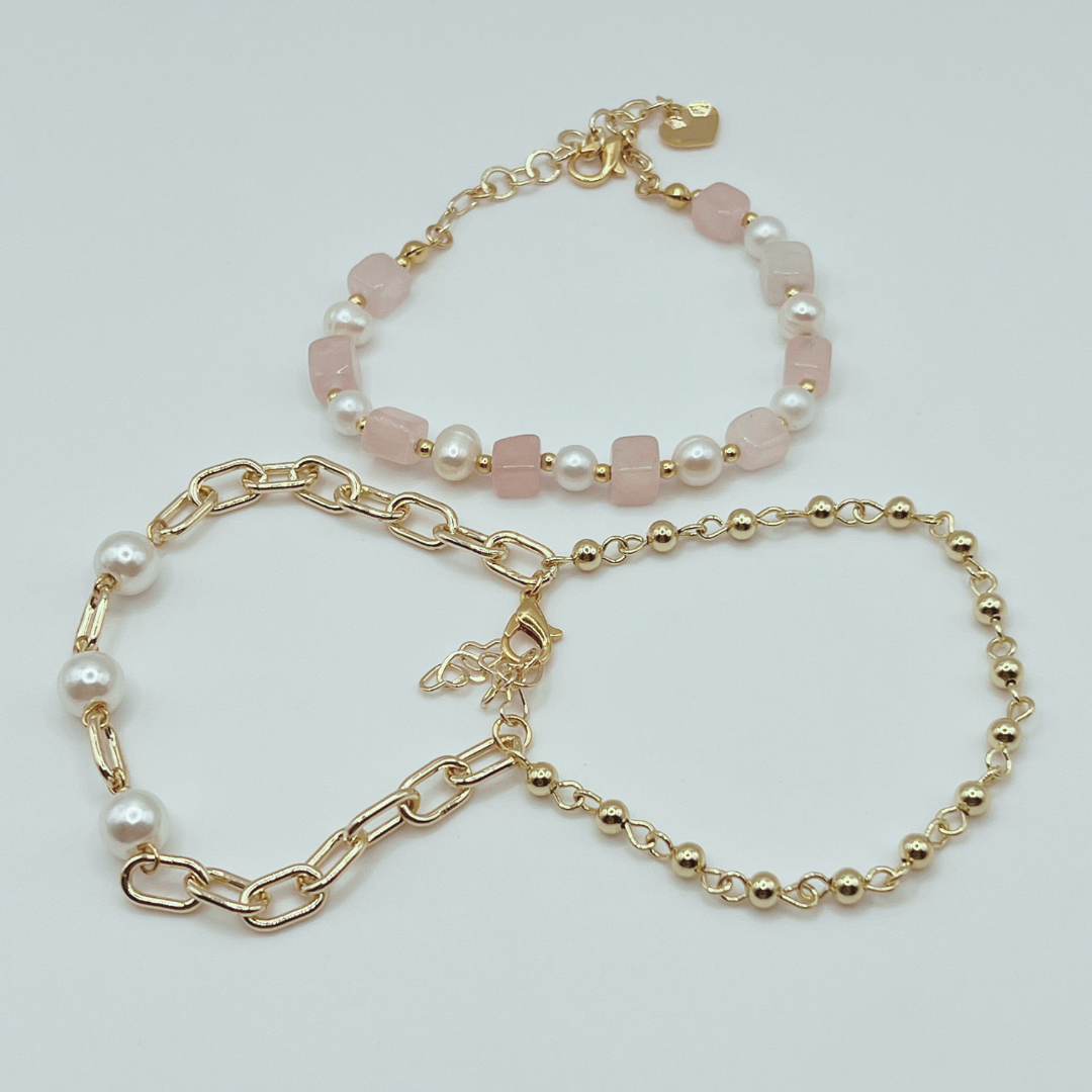 Pulsera cuarzos rosados y perlas (set de 3)