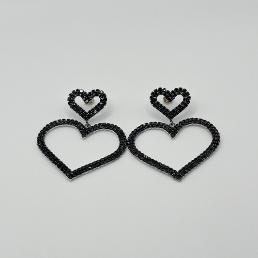 Aretes de corazón negro