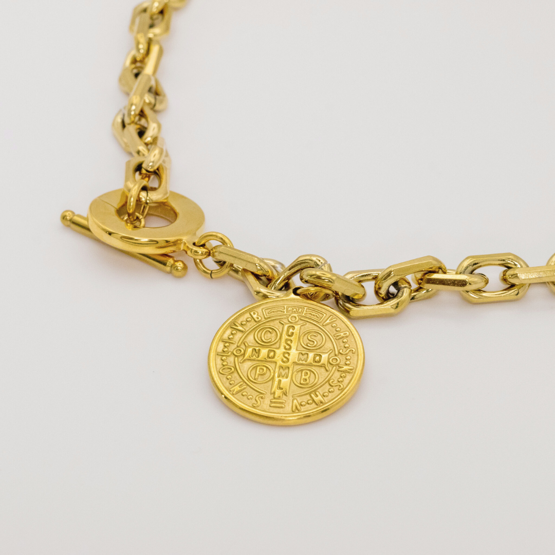 Collar Medalla San Benito Gold