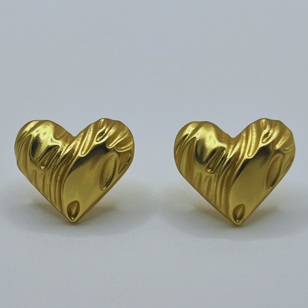 Aretes Topos corazón con textura dorados